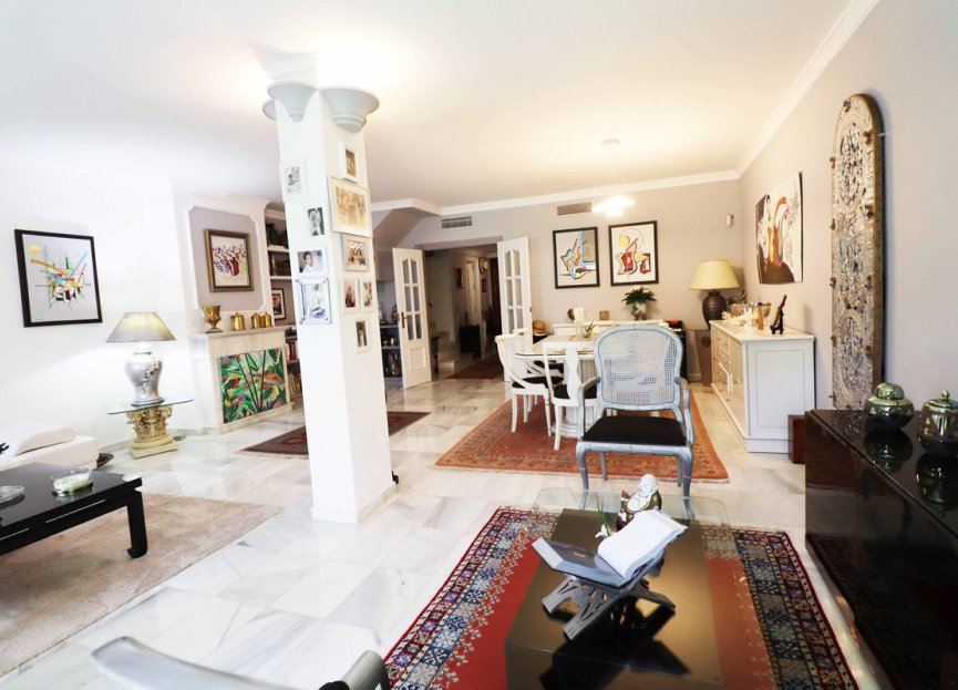 Resale - House - Townhouse - Estepona - Atalaya