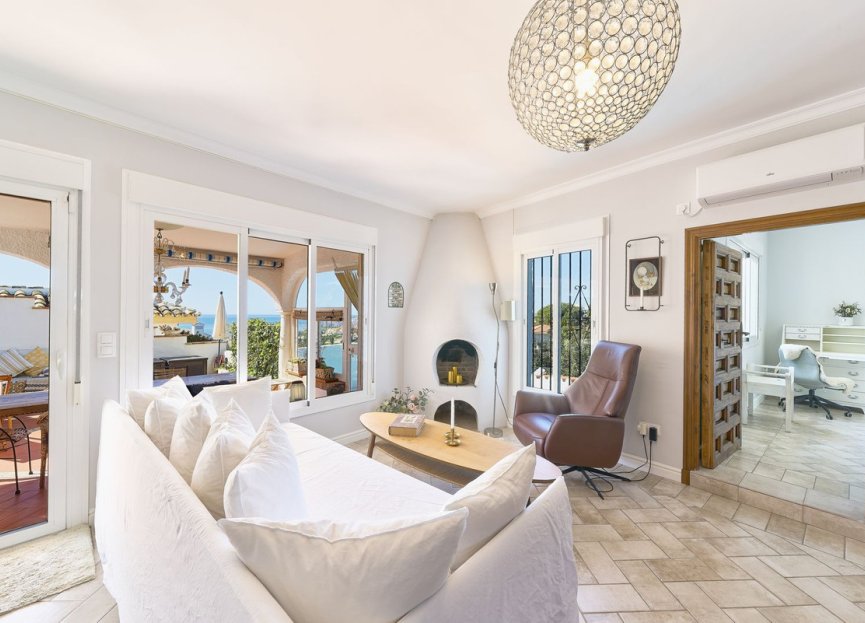 Resale - House - Detached Villa - Fuengirola - Fuengirola Centro