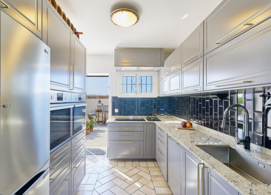 Resale - House - Detached Villa - Fuengirola - Fuengirola Centro