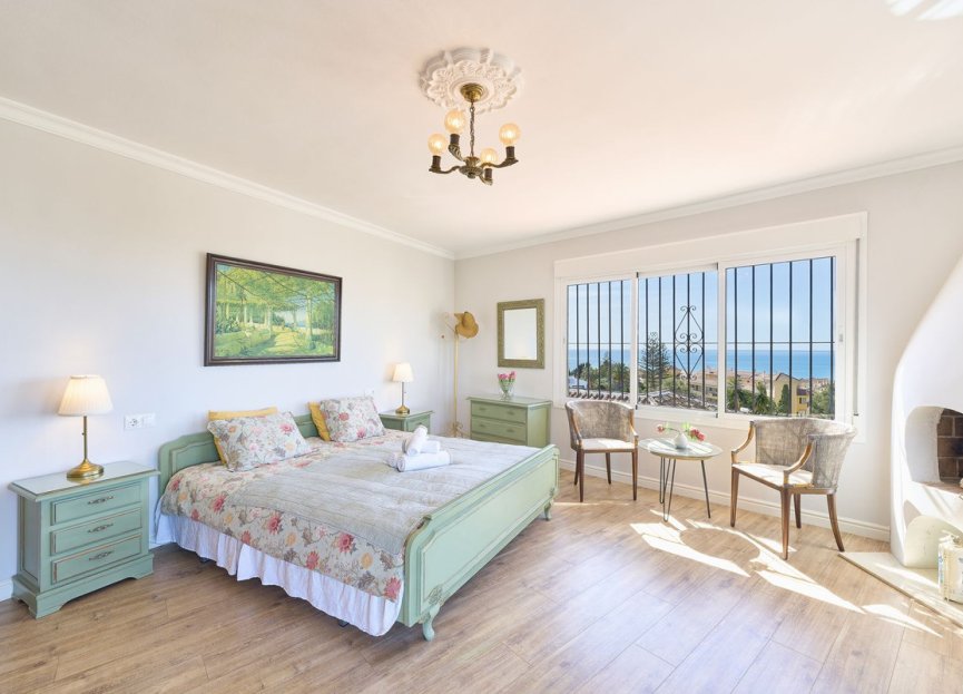 Resale - House - Detached Villa - Fuengirola - Fuengirola Centro