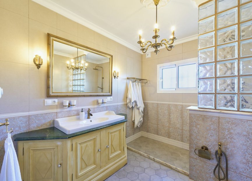 Resale - House - Detached Villa - Fuengirola - Fuengirola Centro