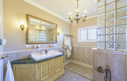 Resale - House - Detached Villa - Fuengirola - Fuengirola Centro