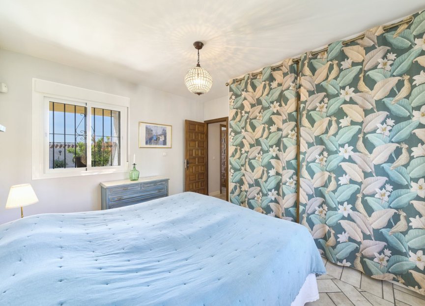 Resale - House - Detached Villa - Fuengirola - Fuengirola Centro