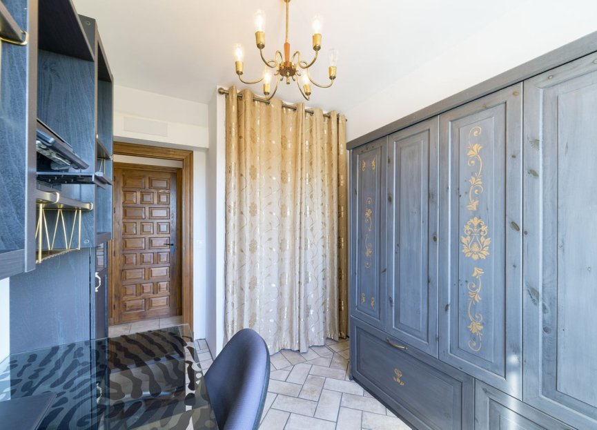 Resale - House - Detached Villa - Fuengirola - Fuengirola Centro