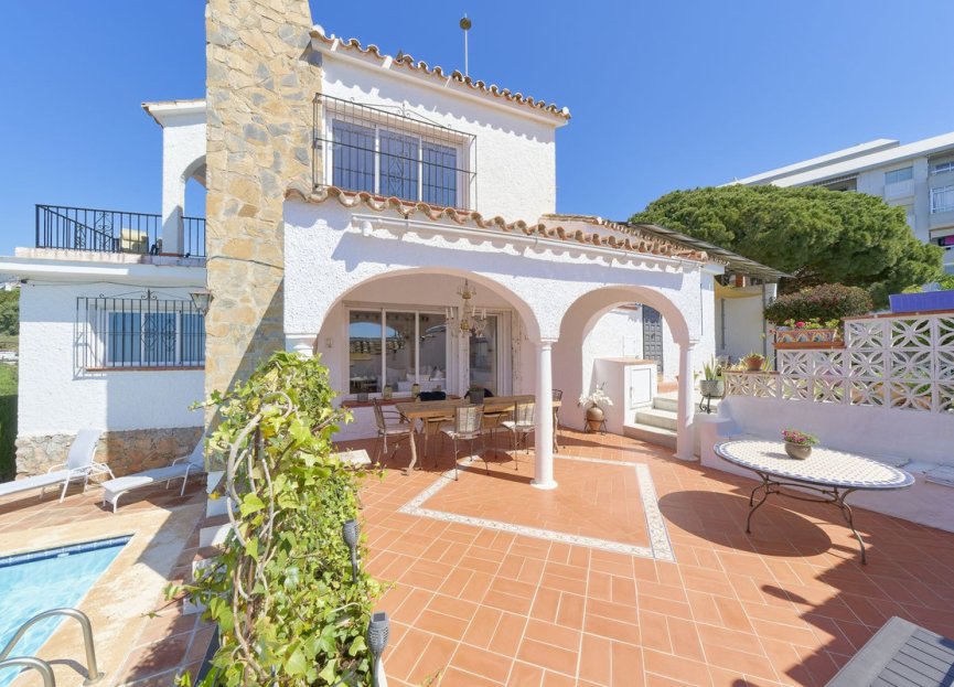 Resale - House - Detached Villa - Fuengirola - Fuengirola Centro