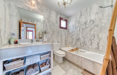 Resale - House - Detached Villa - Benahavís - Benahavís Centro