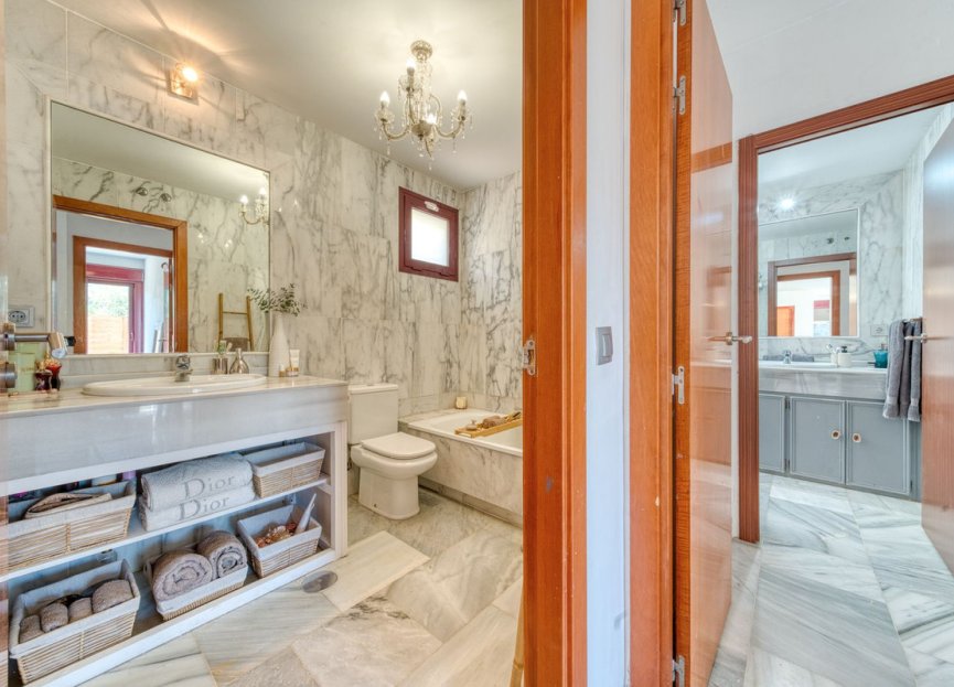 Resale - House - Detached Villa - Benahavís - Benahavís Centro