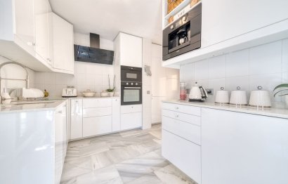 Resale - House - Detached Villa - Benahavís - Benahavís Centro