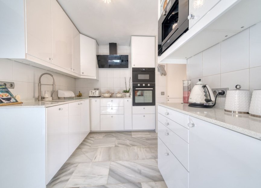 Resale - House - Detached Villa - Benahavís - Benahavís Centro