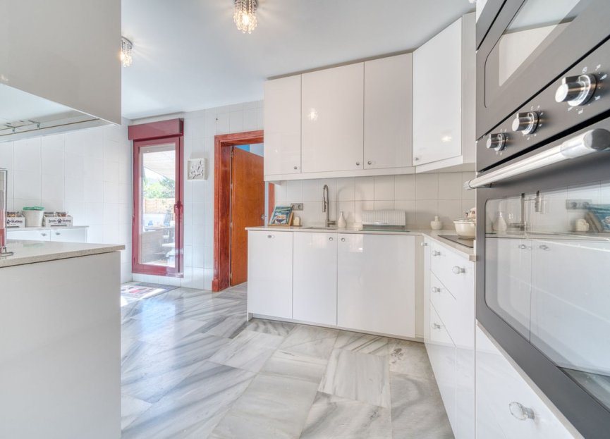 Resale - House - Detached Villa - Benahavís - Benahavís Centro