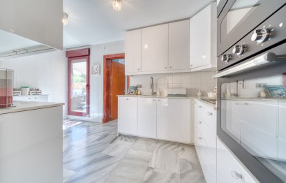 Resale - House - Detached Villa - Benahavís - Benahavís Centro