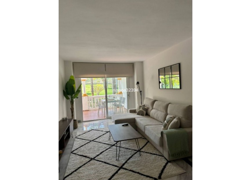 Resale - Apartment - Middle Floor Apartment - Marbella - Puerto Banús