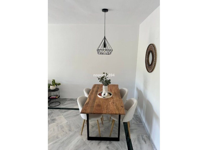 Resale - Apartment - Middle Floor Apartment - Marbella - Puerto Banús