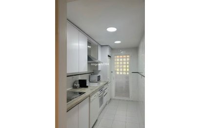 Resale - Apartment - Middle Floor Apartment - Marbella - Puerto Banús