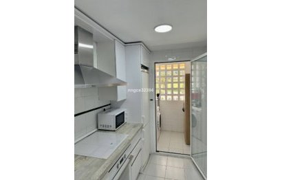 Resale - Apartment - Middle Floor Apartment - Marbella - Puerto Banús