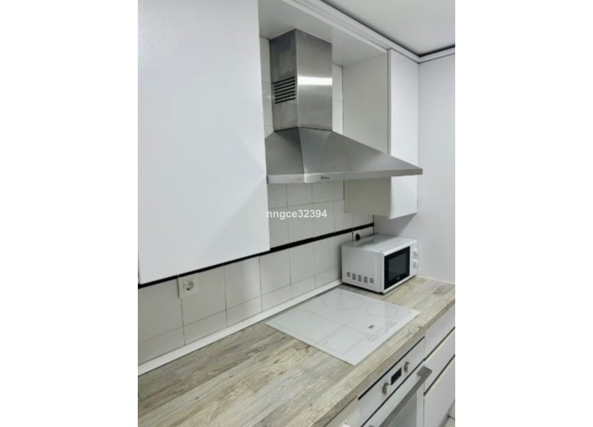 Resale - Apartment - Middle Floor Apartment - Marbella - Puerto Banús