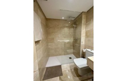 Resale - Apartment - Middle Floor Apartment - Marbella - Puerto Banús