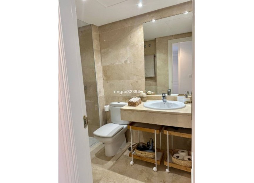 Resale - Apartment - Middle Floor Apartment - Marbella - Puerto Banús