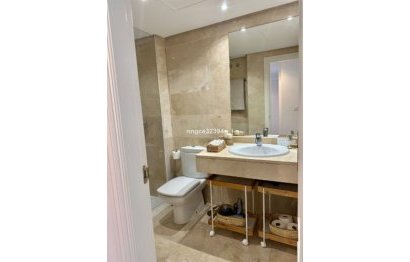 Resale - Apartment - Middle Floor Apartment - Marbella - Puerto Banús