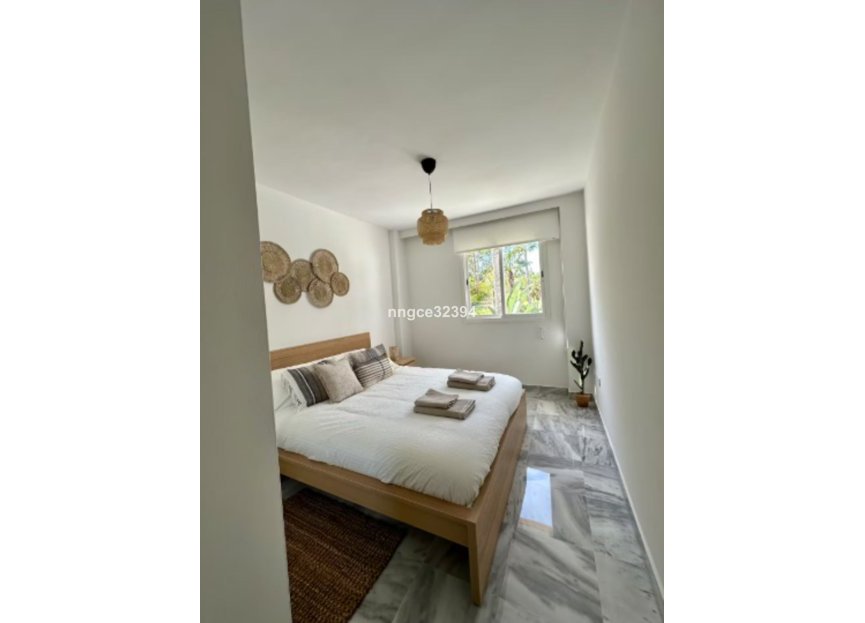 Resale - Apartment - Middle Floor Apartment - Marbella - Puerto Banús