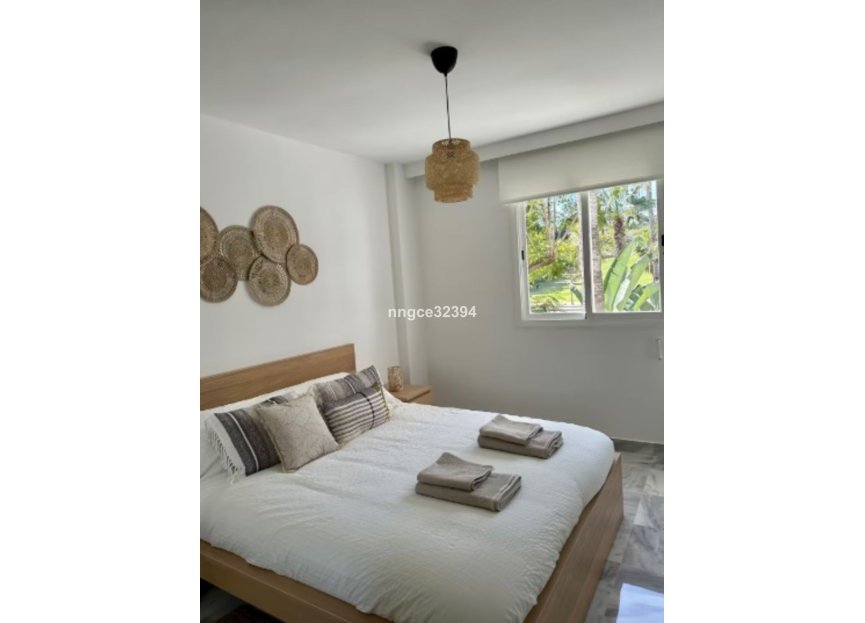 Resale - Apartment - Middle Floor Apartment - Marbella - Puerto Banús