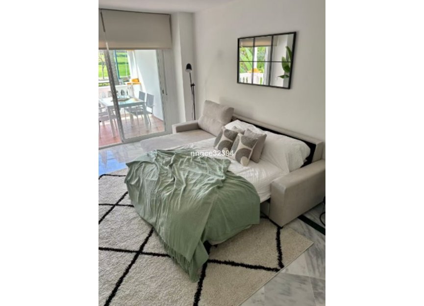 Resale - Apartment - Middle Floor Apartment - Marbella - Puerto Banús