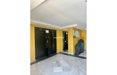 Resale - Apartment - Middle Floor Apartment - Marbella - Puerto Banús