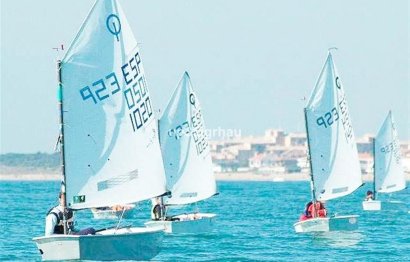 Resale - House - Detached Villa - Estepona - Estepona Centro