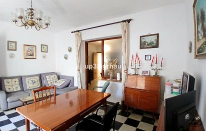 Resale - House - Detached Villa - Estepona - Estepona Centro