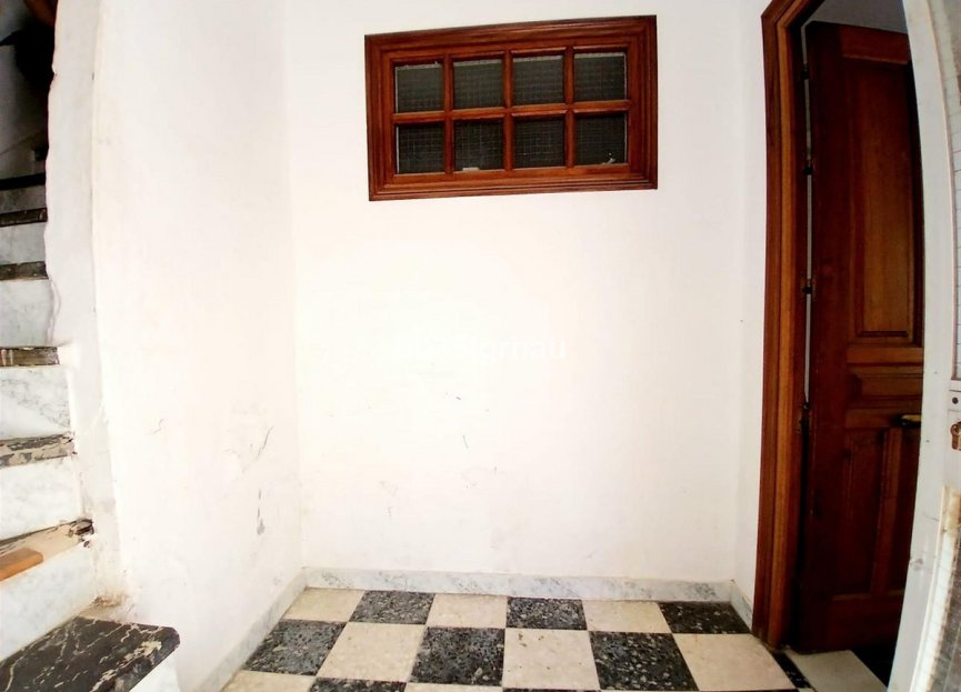 Resale - House - Detached Villa - Estepona - Estepona Centro