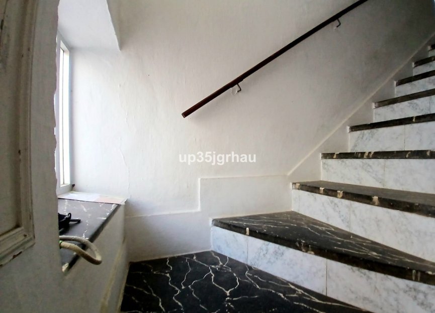 Resale - House - Detached Villa - Estepona - Estepona Centro