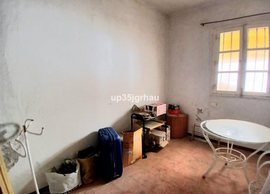 Resale - House - Detached Villa - Estepona - Estepona Centro