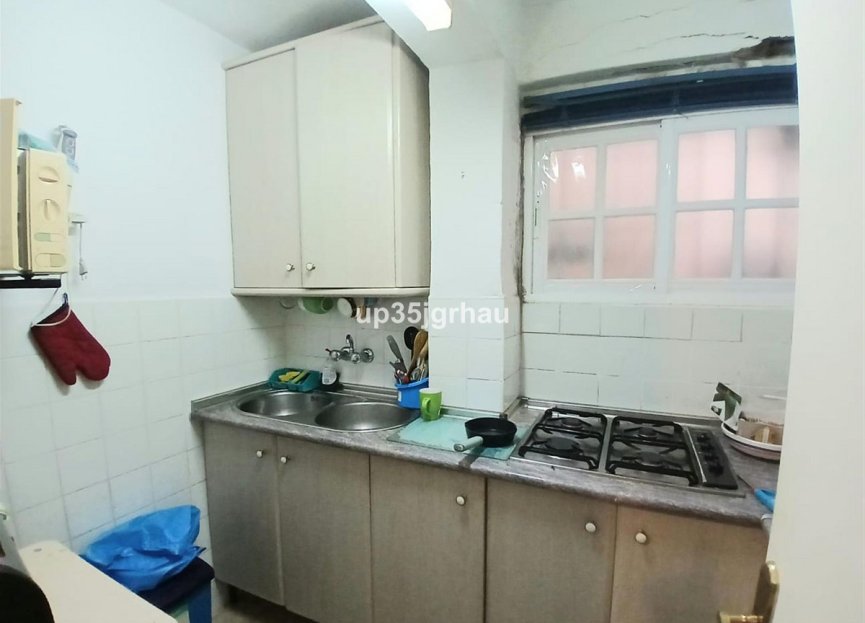 Resale - House - Detached Villa - Estepona - Estepona Centro