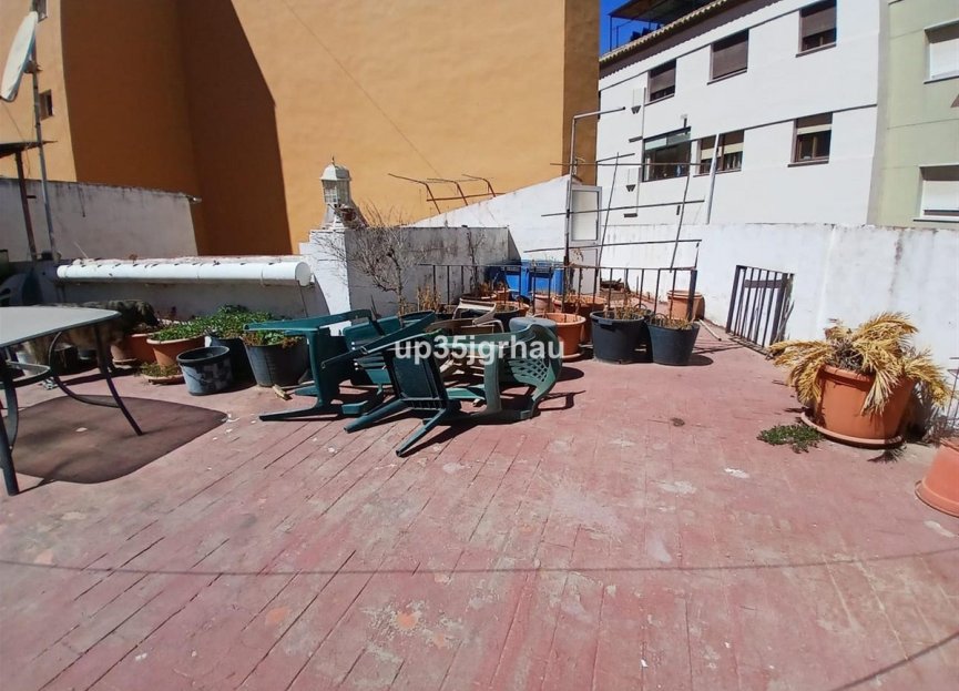 Resale - House - Detached Villa - Estepona - Estepona Centro
