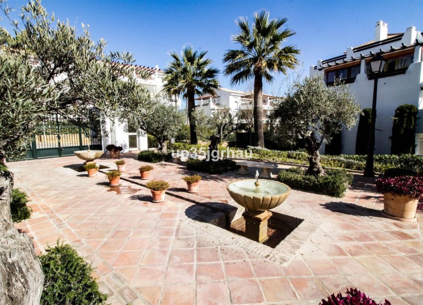 Resale - House - Detached Villa - Estepona - Estepona Centro