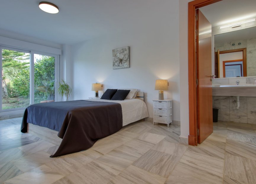 Resale - House - Detached Villa - Benahavís - Benahavís Centro