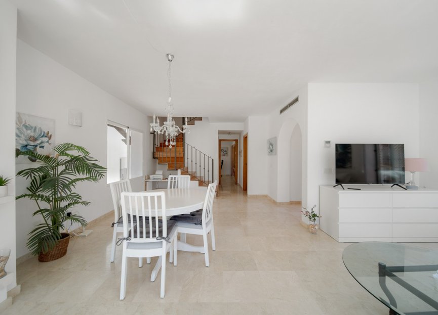 Resale - Apartment - Penthouse - Marbella - Nueva Andalucia