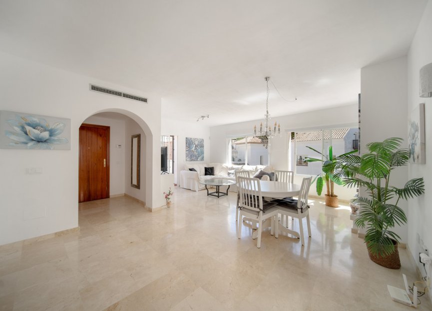 Resale - Apartment - Penthouse - Marbella - Nueva Andalucia