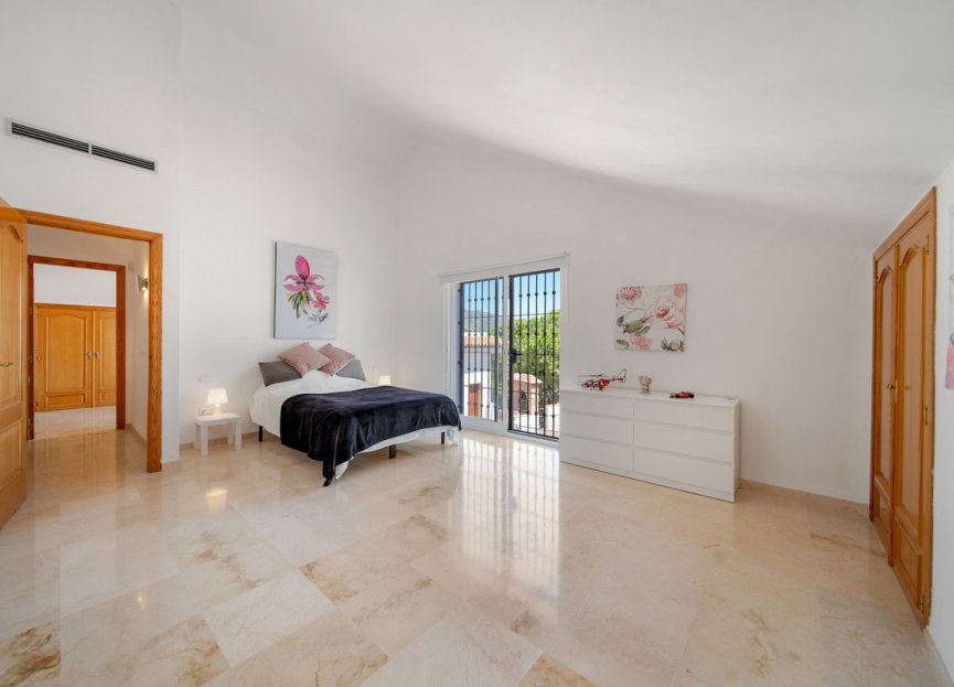 Resale - Apartment - Penthouse - Marbella - Nueva Andalucia