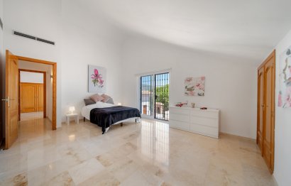 Resale - Apartment - Penthouse - Marbella - Nueva Andalucia