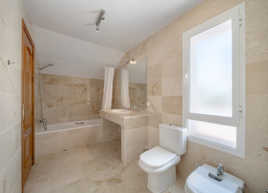 Resale - Apartment - Penthouse - Marbella - Nueva Andalucia