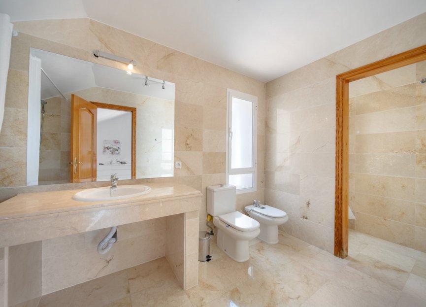 Resale - Apartment - Penthouse - Marbella - Nueva Andalucia