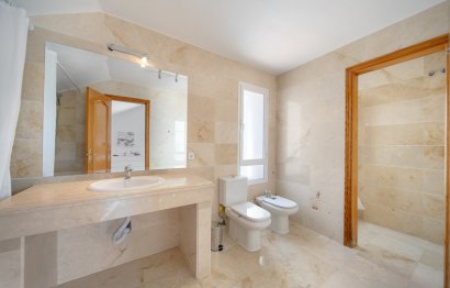 Resale - Apartment - Penthouse - Marbella - Nueva Andalucia