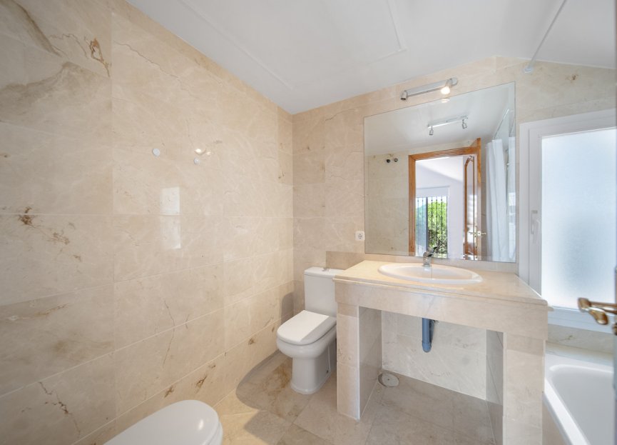 Resale - Apartment - Penthouse - Marbella - Nueva Andalucia