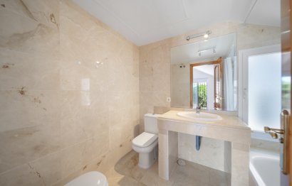 Resale - Apartment - Penthouse - Marbella - Nueva Andalucia