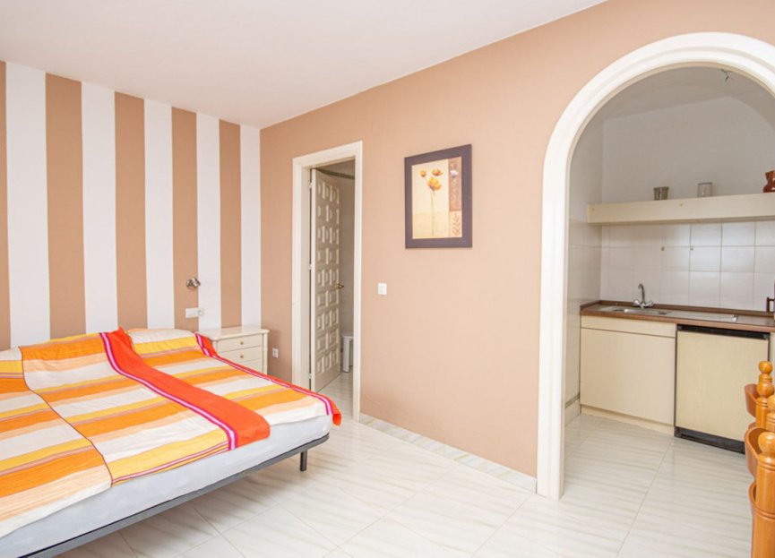 Reventa - House - Detached Villa - Estepona - Estepona Centro