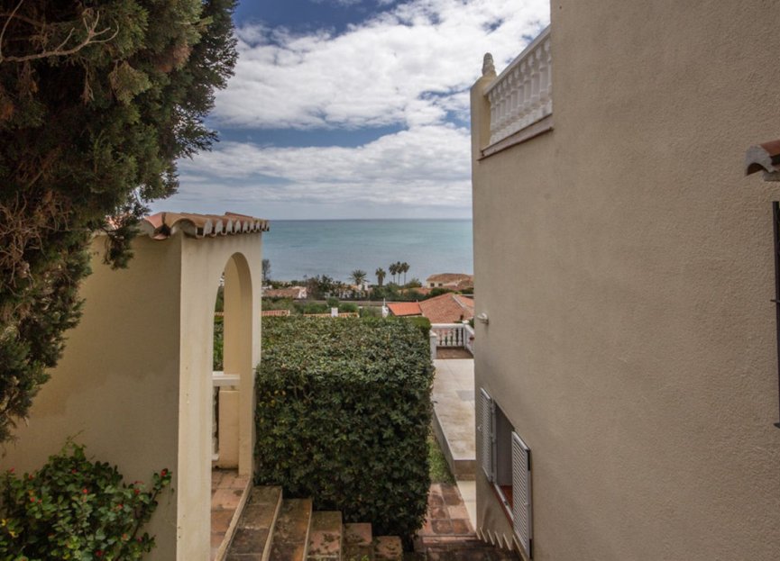 Reventa - House - Detached Villa - Estepona - Estepona Centro