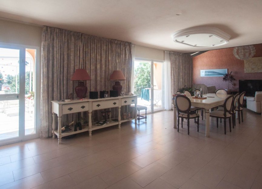 Resale - House - Detached Villa - Estepona - Estepona Centro