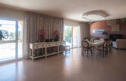 Resale - House - Detached Villa - Estepona - Estepona Centro