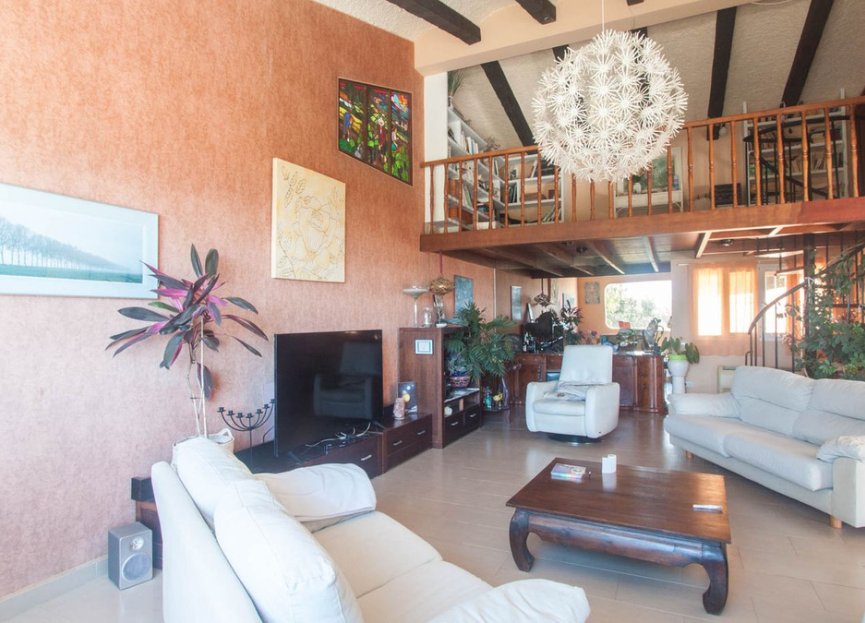 Resale - House - Detached Villa - Estepona - Estepona Centro